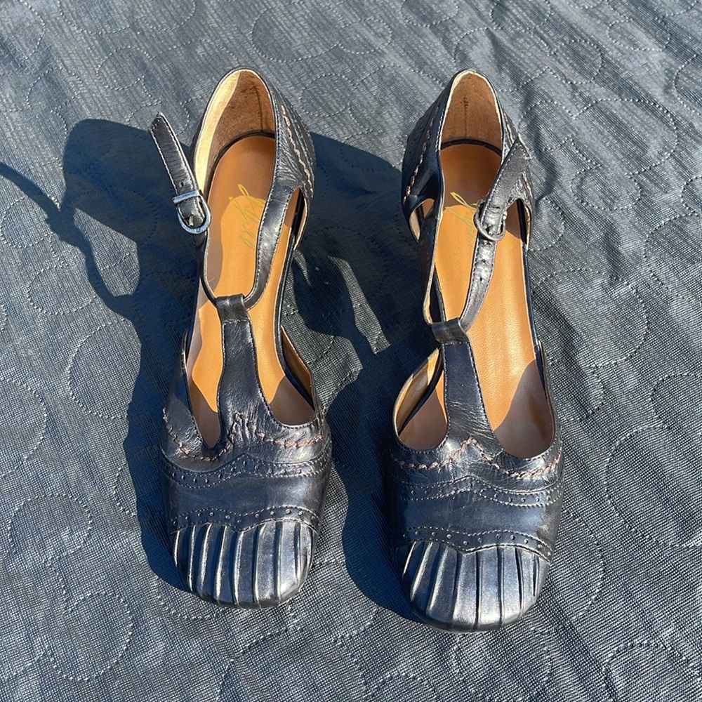J. Jill Black T-Strap Low Heel Women's Shoes - Picture 2 of 7
